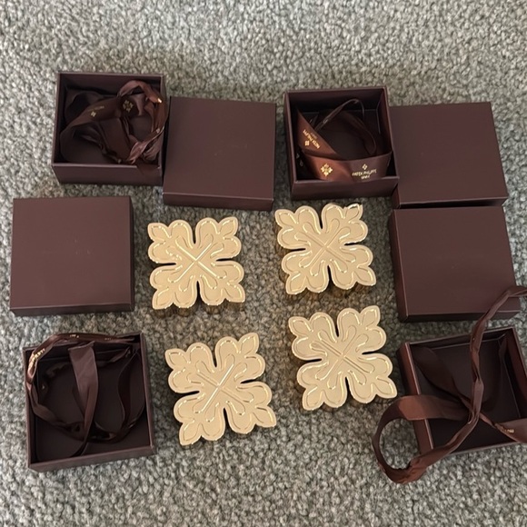 Set of 4 Patek Philippe VIP Gifts – Calatrava Cross Ornaments - Picture 8 of 8